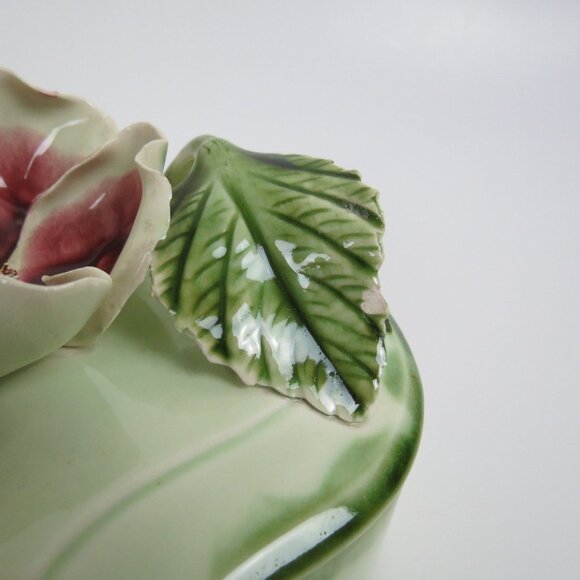 VINTAGE 40s 50s Burgundy Red Rose and Green Porcelain Trinket Box - Picture 9 of 9